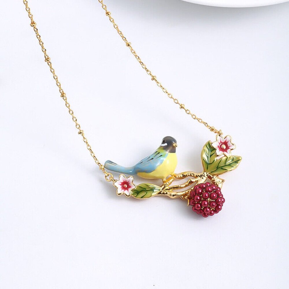 Cute bird necklace 18k gold plated